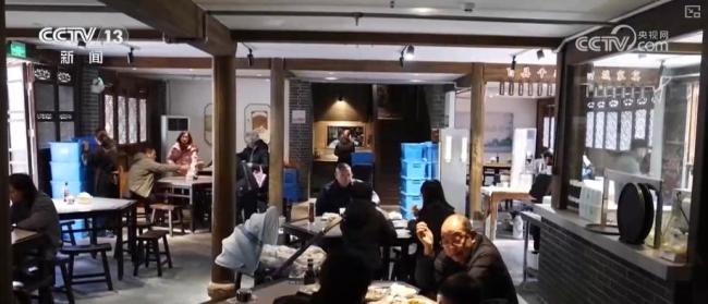 新花样"频出点燃消费"热引擎":年夜饭预订热度飙升