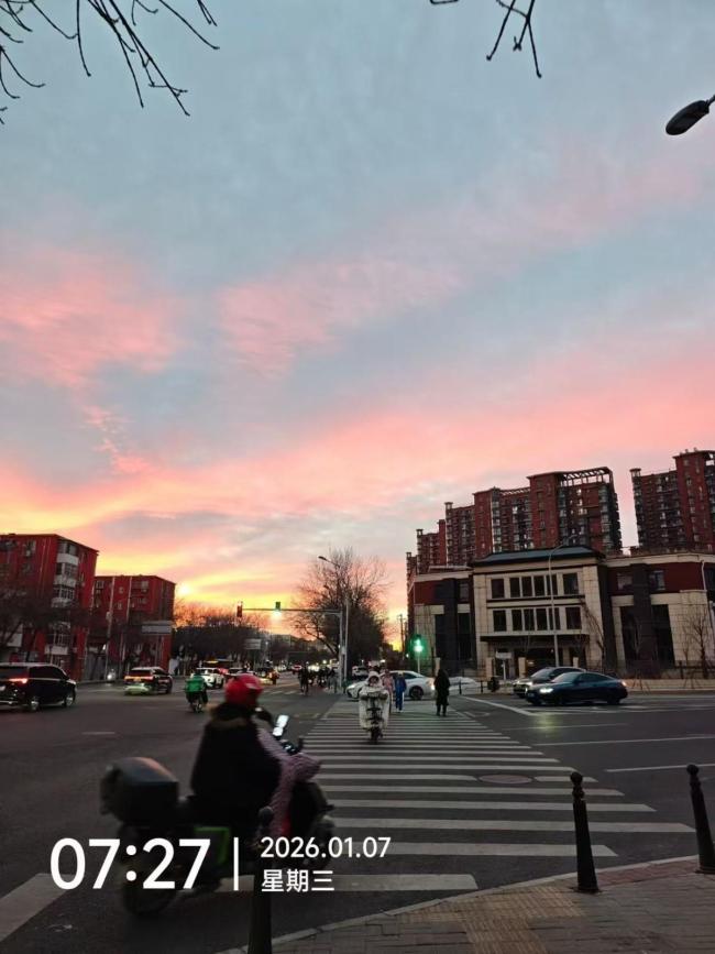 今天正式进入三九天 气温低迷注意保暖