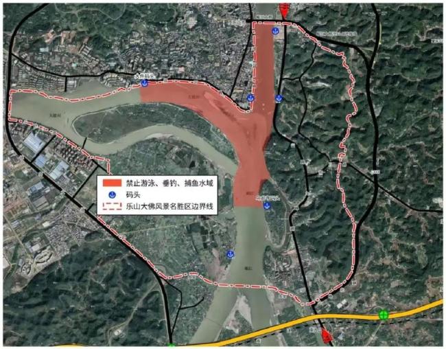 乐山大佛脚下禁止游泳 违者最高罚300元