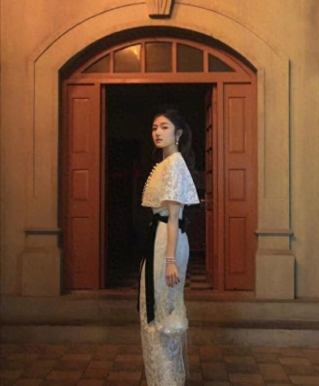 关晓彤沉山河图造型 民国风惊艳亮相