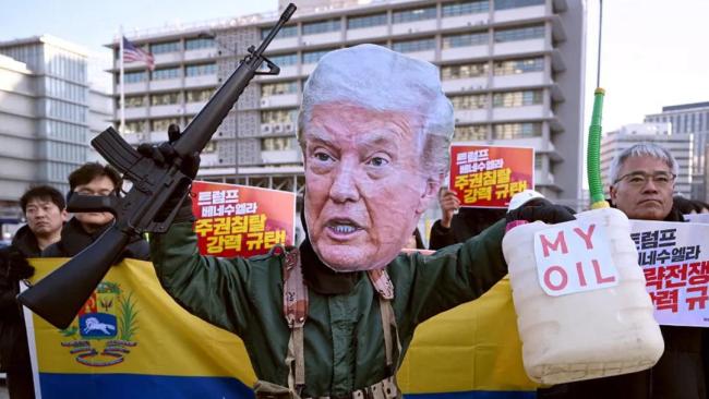 美媒体人卡尔森发出警告 美国备战世界大战