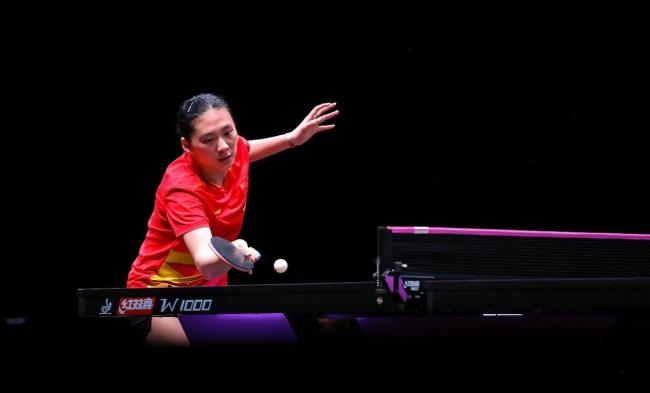 中国女乒21岁1米80王牌晋级：上演逆转好戏 新版王曼昱继续蜕变