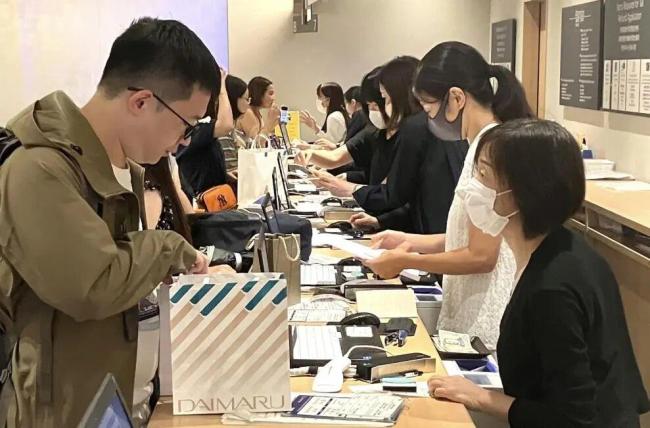 日本的“中国依存症” 游客消失冲击零售业