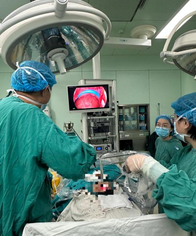 女子婚检意外查出巨大囊肿 及时手术保生育计划