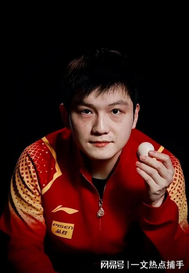 樊振东亮相德甲足球短片