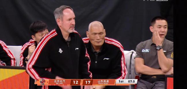 山东男篮代理主帅：珀塞尔站了出来