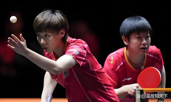 令人动容！42岁韩莹爆冷击败王曼昱 接受采访满眼泪光：我已拼尽全力 国乒警钟响起