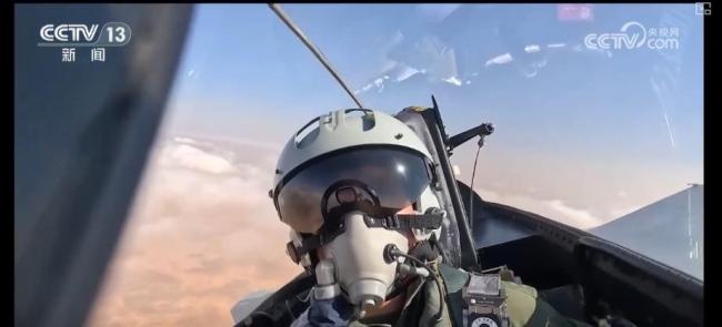 今天 歼-20十五岁了 见证空军腾飞