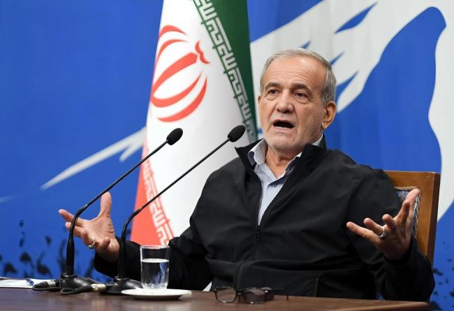 伊朗总统称正全力根除腐败改善民生 面临严峻内政危机