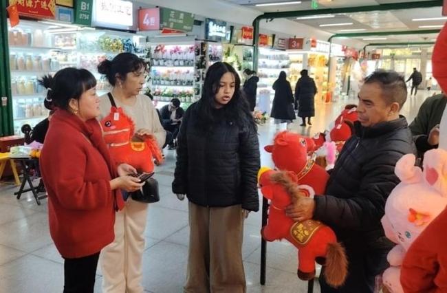 哭哭马火到海外 国内订单排到3月 意外走红全球热捧