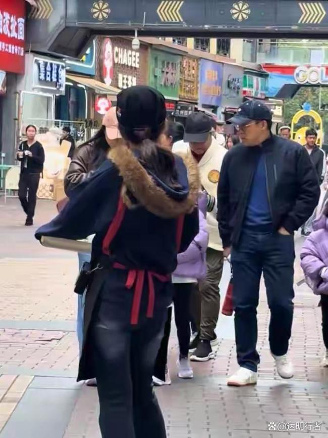 多项房产与郭晶晶共同捏有，霍启刚主动公开个东说念主财产 透明富豪引热议