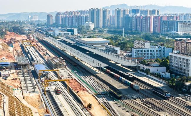 广西梧州：柳梧铁路建设正酣