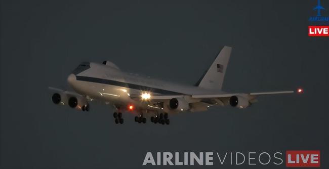 “末日飞机”罕见现身洛杉矶机场 五角大楼证实防长在机上