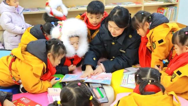 小砂糖橘和雾凇宝贝同框了 冬日记忆共绘美好