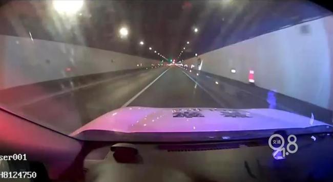 杭州高速上8分钟生命接力 警医联动救危急