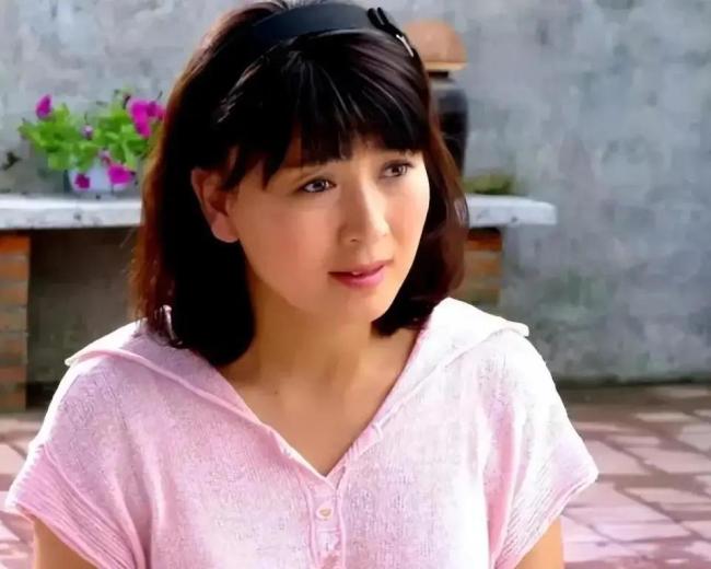 闫学晶真觉得错了还是终于怂了 利益受损才“醒酒”？