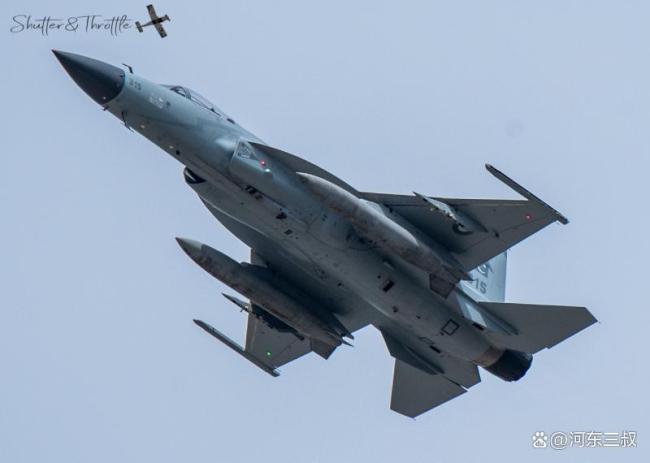 为何枭龙比歼10C更受国际市场欢迎 性价比之王引发抢购热潮