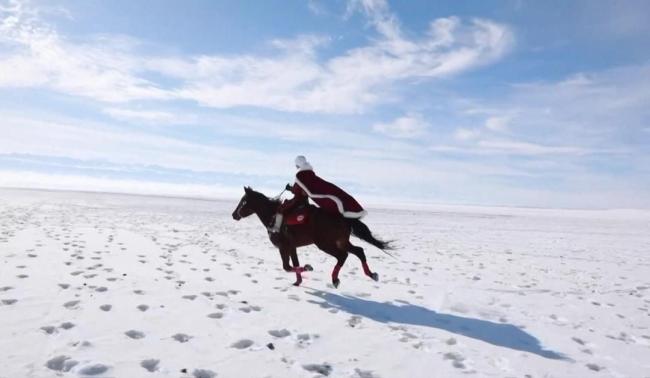 “娇龙”远去何以牵动满屏不舍 赤诚初心永铭记