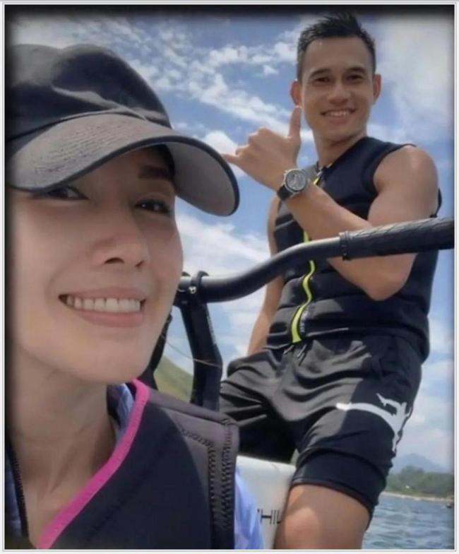 李施嬅钢琴弹唱车崇健爆哭 值不值的抉择