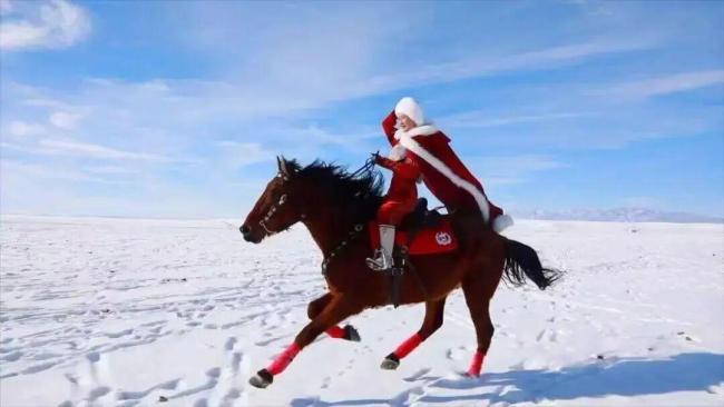 追忆贺娇龙：把流量都留给了新疆 用生命助力乡村振兴