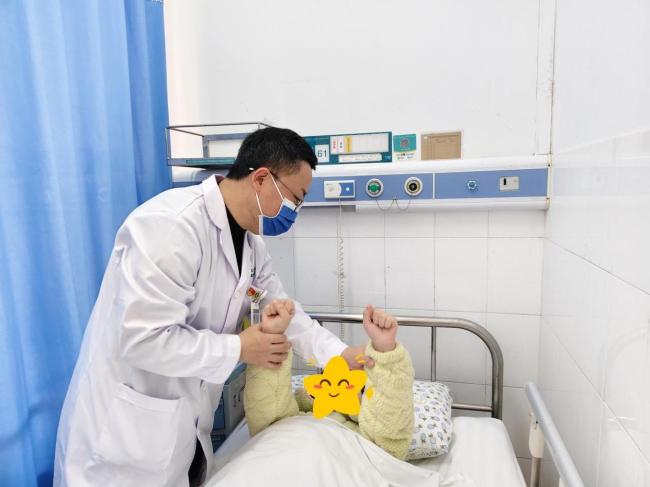 女童车祸后“身心同治”重拾笑容