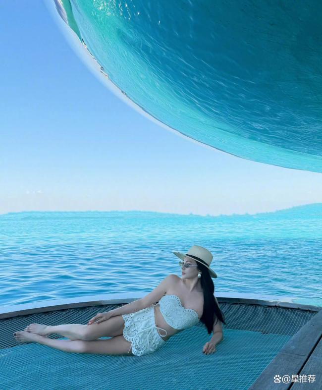 咪的体格很唯妙 沙特海边度假照引热议