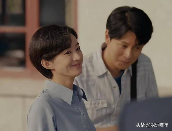 导演夸赵丽颖太像李秋萍了 扮装契合度高