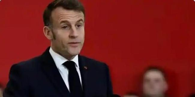 马克龙眼球充血俄媒拱火疑又被家暴