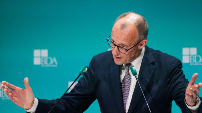 如何看待默茨号召德民众“多工作” 经济形势危急呼吁