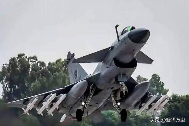 歼10CE为何卖不过枭龙 性价比与需求差异解析