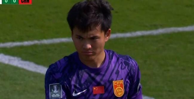 U23国足晋级4强 现场球迷爆哭