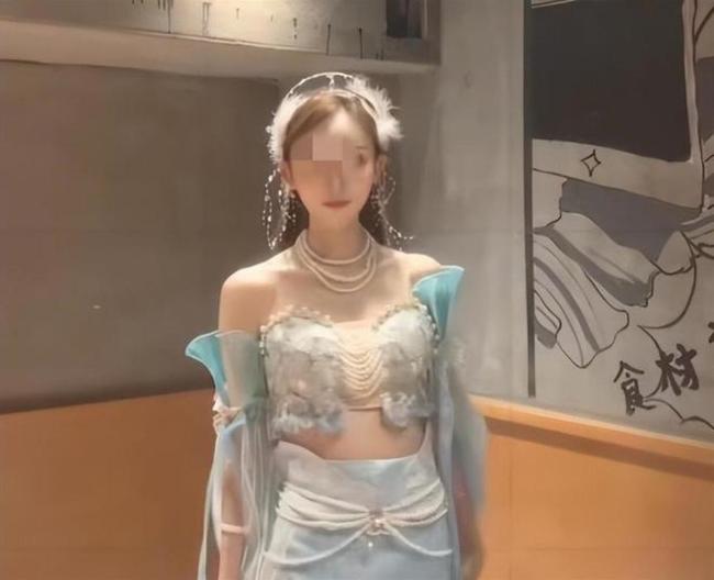 新疆31岁舞蹈老师万小艳去世 与病魔抗争的坚强舞者