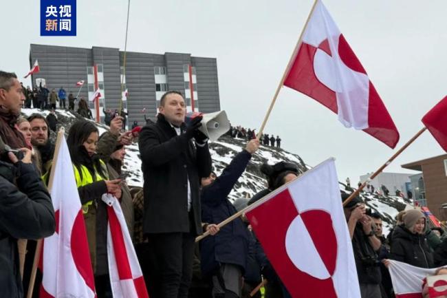 为夺格陵兰岛 美再挥关税大棒