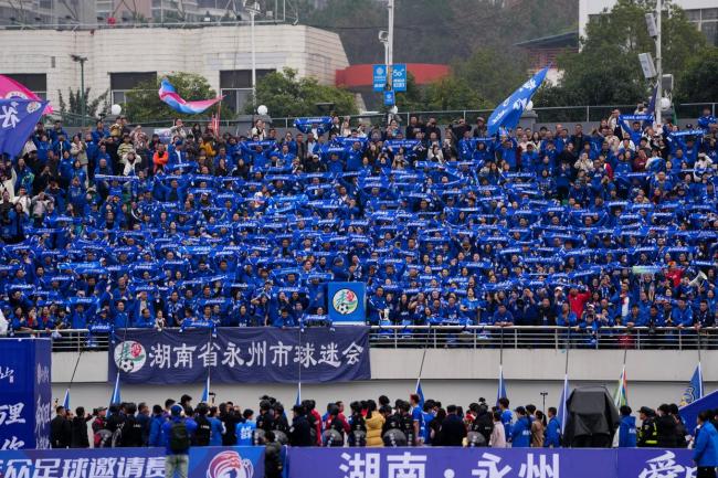 “湘超”冠军城 足球热不熄 古城共庆体育荣耀