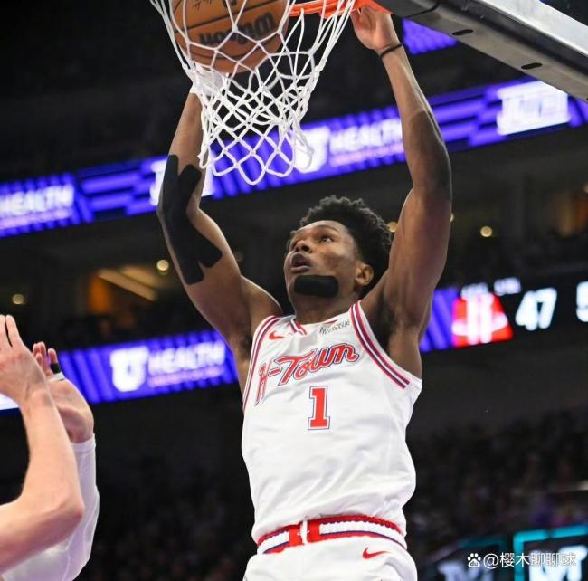 你认为火箭胜鹈鹕谁是头号功臣 贾巴里史密斯火力全开