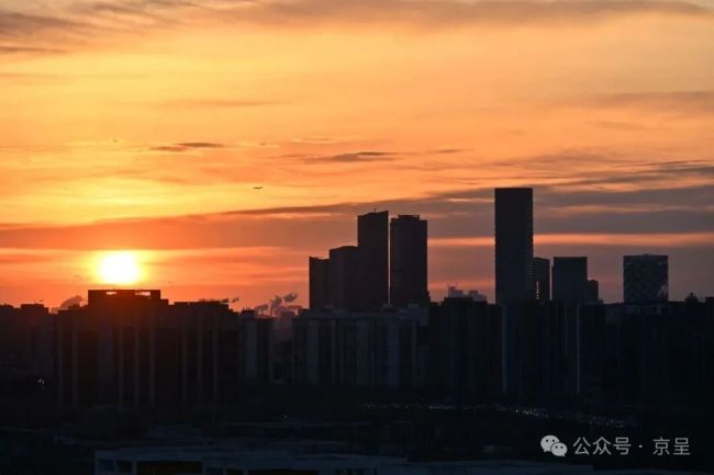 【晨圖】雪后朝霞，32種紅