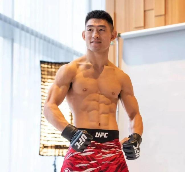 格斗名将宋亚东谈UFC对阵奥马利：我要把他打退役！目标成为中国首位男子UFC冠军