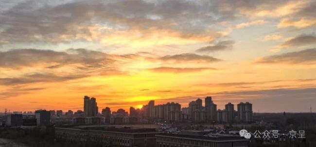 【晨圖】雪后朝霞，32種紅