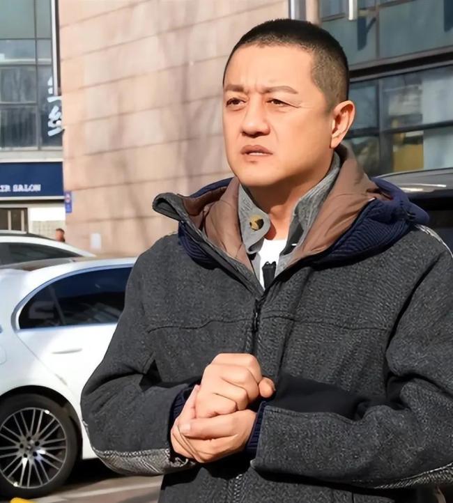 李亚鹏房主助理自嘲像东郭先生：受益东谈主是李亚鹏，咫尺仅仅回到商场价 公益难掩房钱真相