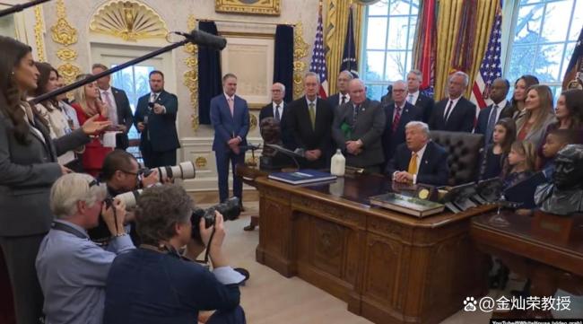 美国前官员预测：特朗普准备除掉哈梅内伊