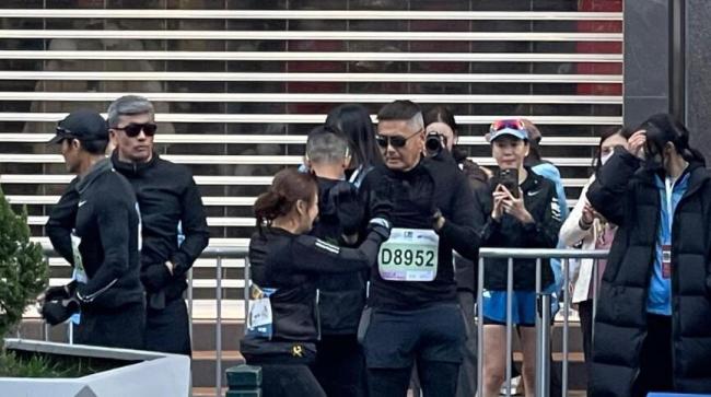 70岁周润发四战港马 志在参与