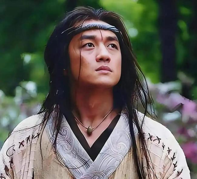 李亚鹏现身嫣然病院 婉拒采访 公益与生意的碰撞