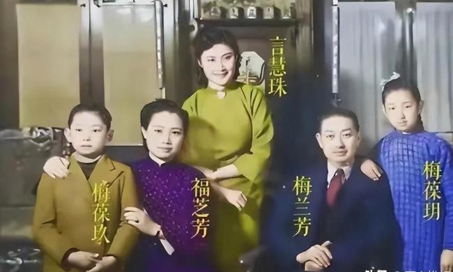 孟小冬究竟有多漂亮？一嫁梅兰芳二嫁杜月笙，美得让人移不开眼！ 舞台与情感的传奇一生