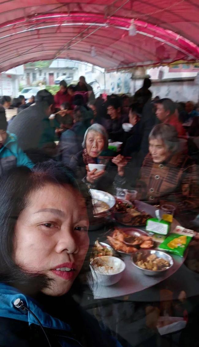 阿姨重新“养自己”获赞近千万 温暖文字治愈人心