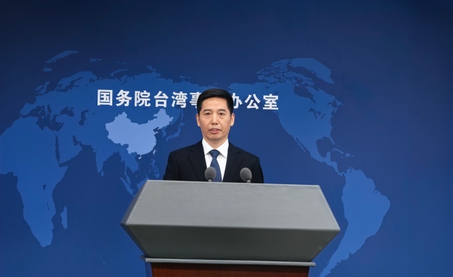 台民众：台湾搞成这样苦的是老百姓！