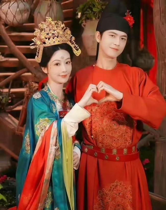 国色芳华重映收视第一 坚韧与隐忍的羁绊再现辉煌