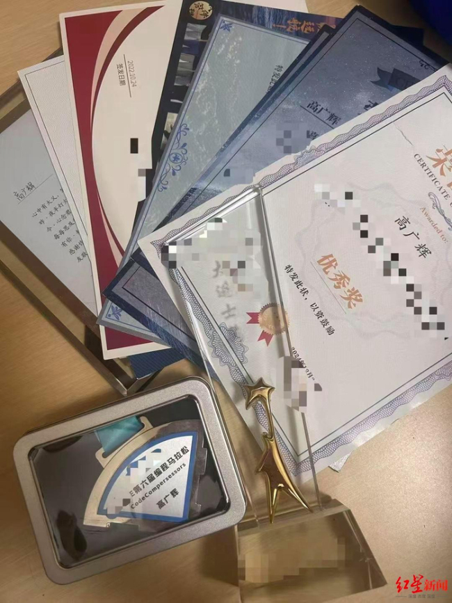 32岁程序员猝死 妻子曾多次催其下班 工作强度大压力大