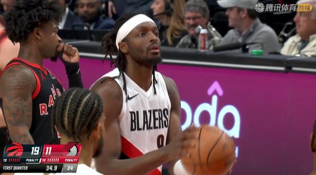 杨瀚森7分钟3篮板 替补登场展现篮板实力