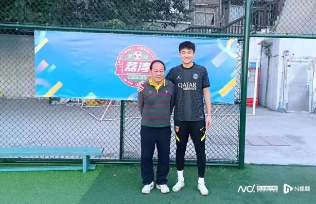 启蒙教练称李昊小时候已经“出晒名”