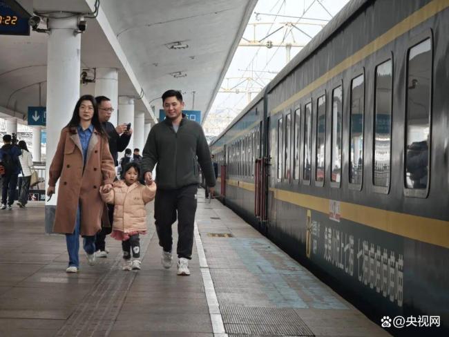 百年广州站发出最后一班普速列车 告别慢时光